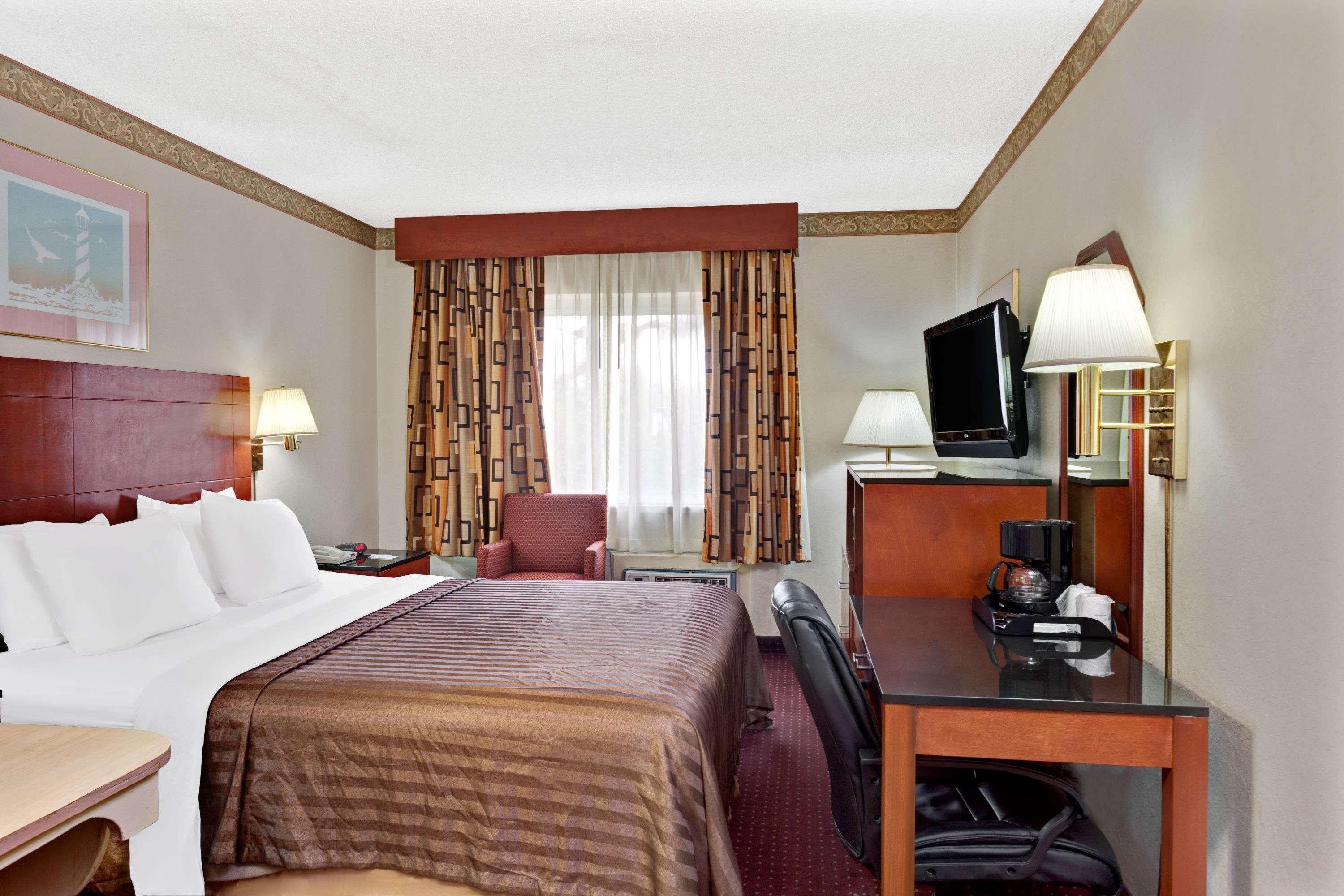 Travelodge By Wyndham Burbank-Glendale Exterior photo