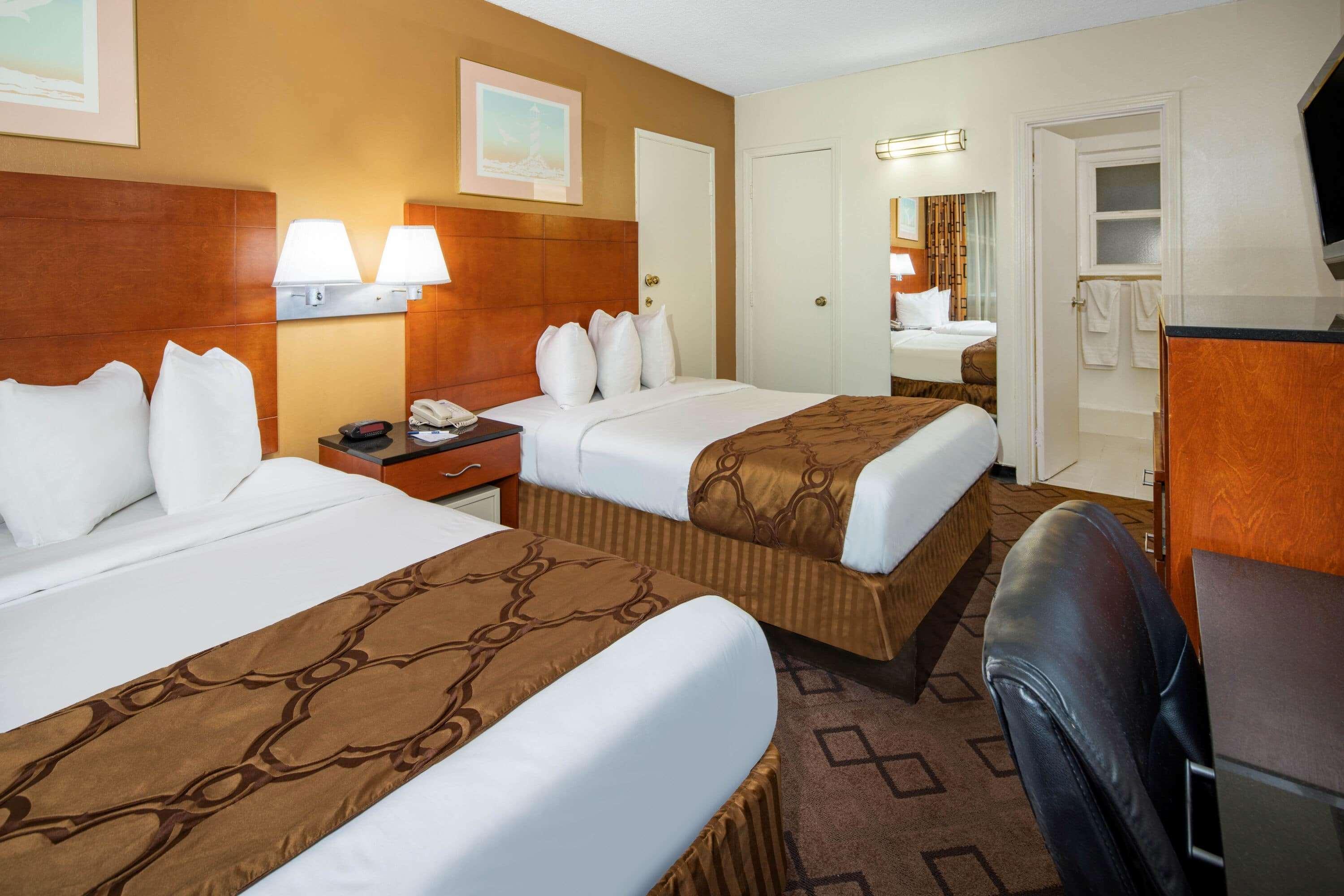 Travelodge By Wyndham Burbank-Glendale Exterior photo