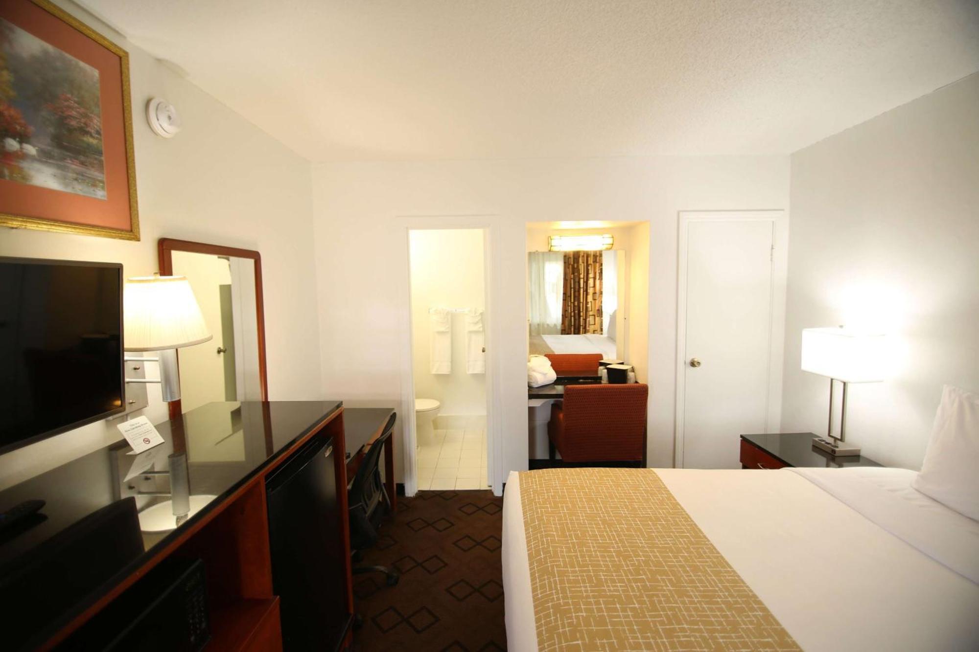 Travelodge By Wyndham Burbank-Glendale Exterior photo